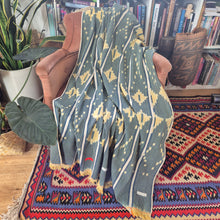Load image into Gallery viewer, African Ikat Baule Cloth Pyramid
