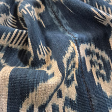 Load image into Gallery viewer, Sumba Indigo Ikat Hinggi