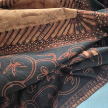 Load image into Gallery viewer, Javanese Headwrap Ayam