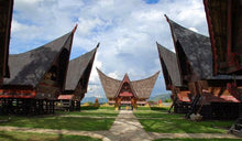 Load image into Gallery viewer, Batak Ulos Simarinjam Sisi