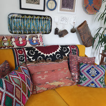 Load image into Gallery viewer, Uzbekistan Nomad Carpet Cushion Fringe