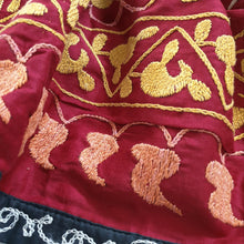 Load image into Gallery viewer, Uzbekistan Beshik Suzani Samarkand
